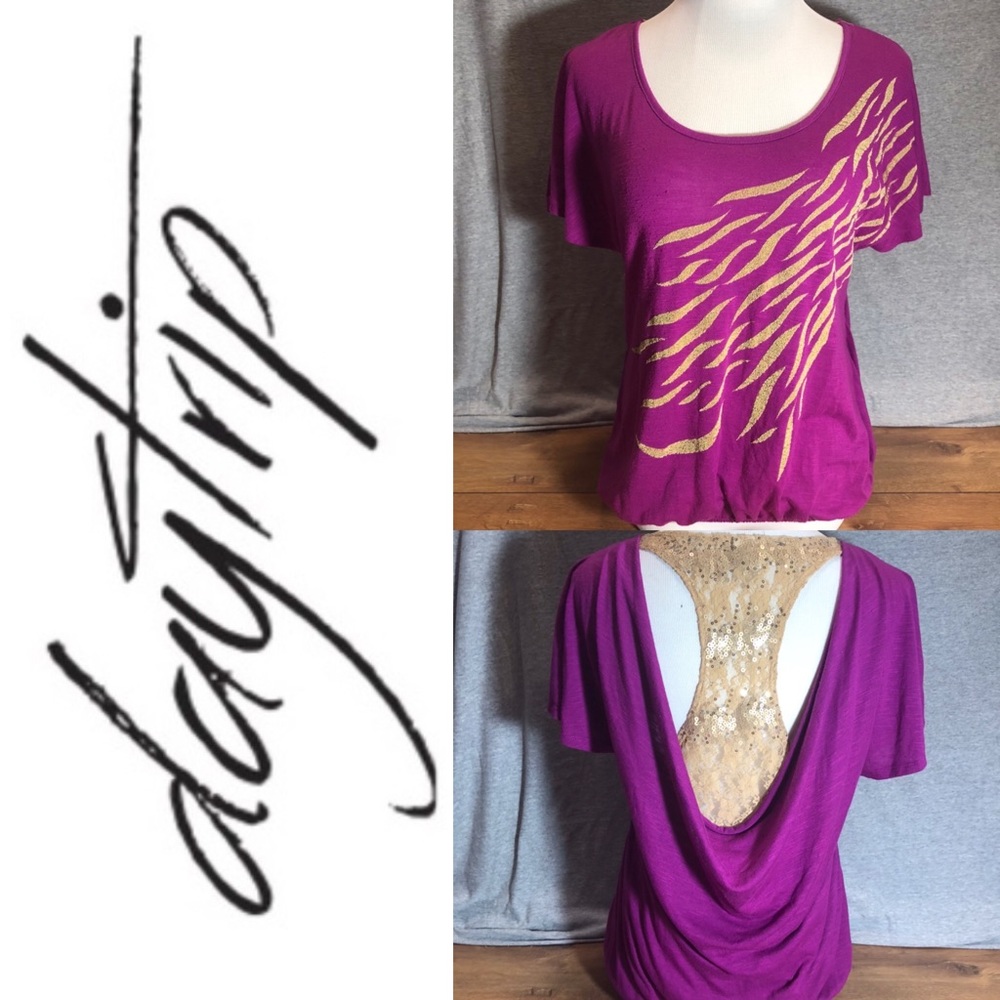 Daytrip top with lace back